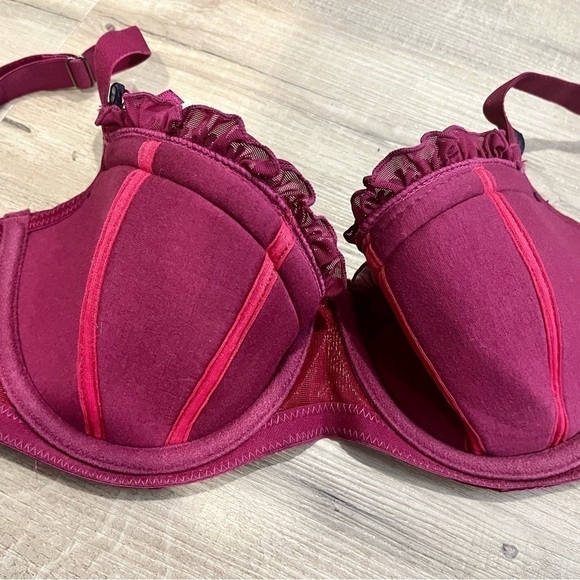 Curvy Kate Satin Ruffle Bra - Picture 5 of 6